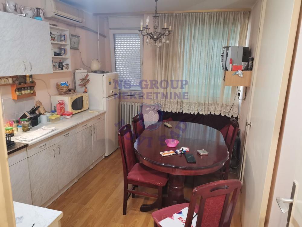 Slika 4 - Odličan dvosoban stan na Limanu 3! 