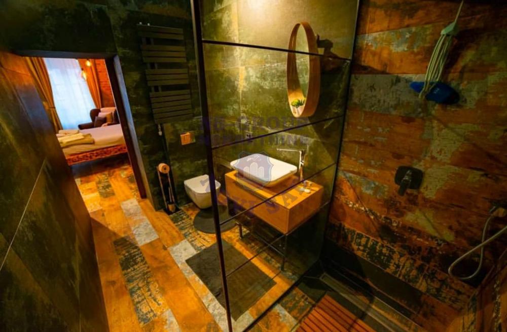 Slika 6 - Odličan šestosoban stan na Petrovaradinu!