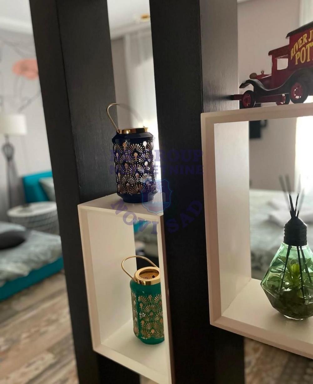 Slika 9 - Odličan šestosoban stan na Petrovaradinu!