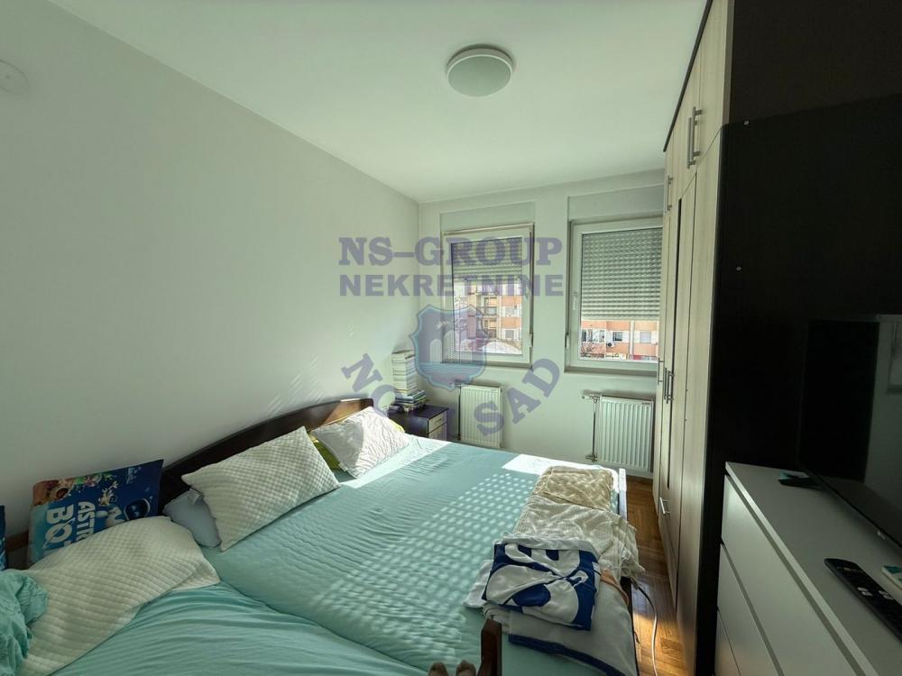 Slika 4 - Dvosoban, 47m2, Bulevar patrijarha Pavla (Somborski bulevar) Novi Sad, sa terasom, ima lift