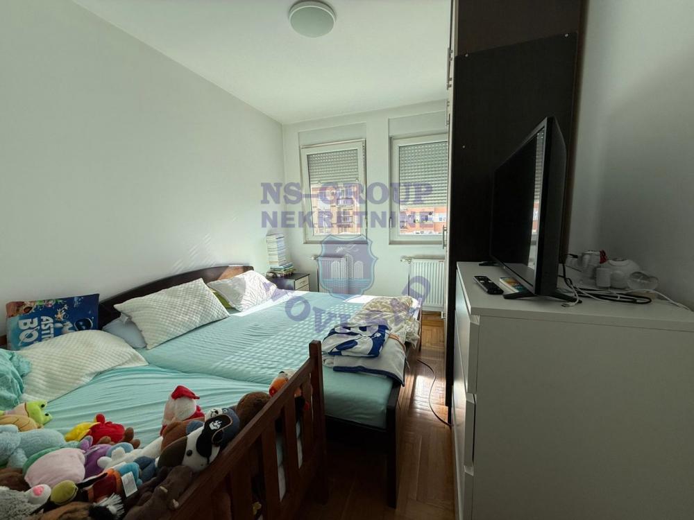 Slika 3 - Dvosoban, 47m2, Bulevar patrijarha Pavla (Somborski bulevar) Novi Sad, sa terasom, ima lift