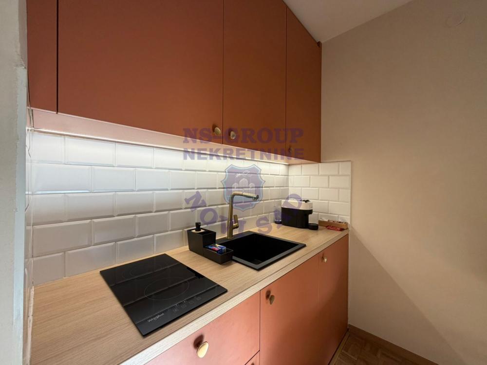 Slika 7 - Odlican dvosoban stan u Centru!