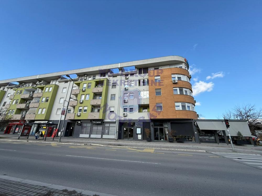 Slika 6 - Dvosoban, 47m2, Bulevar patrijarha Pavla (Somborski bulevar) Novi Sad, sa terasom, ima lift