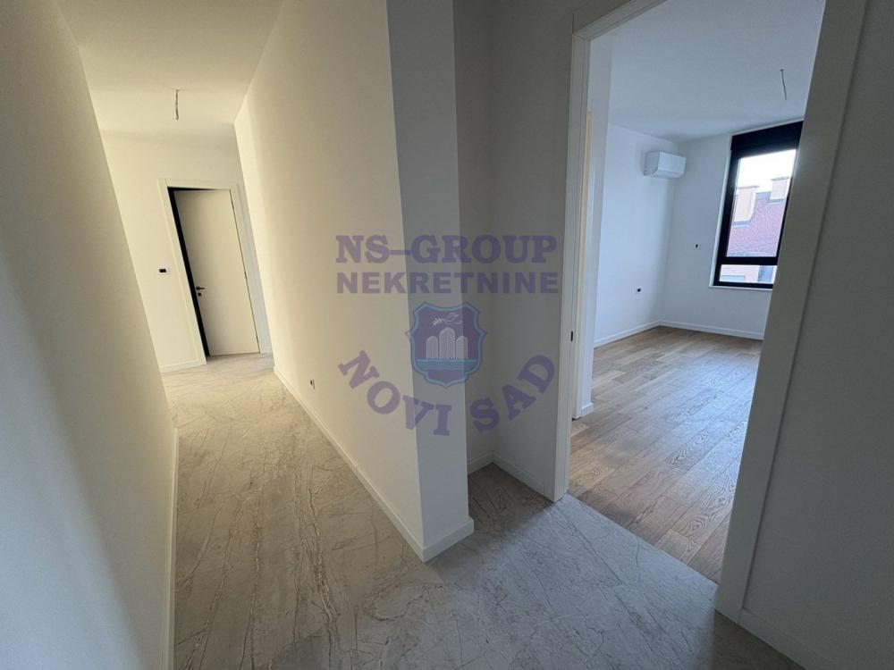 Slika 8 - Četvorosoban, 107m2, Spens Novi Sad Novi Sad, sa terasom, ima lift