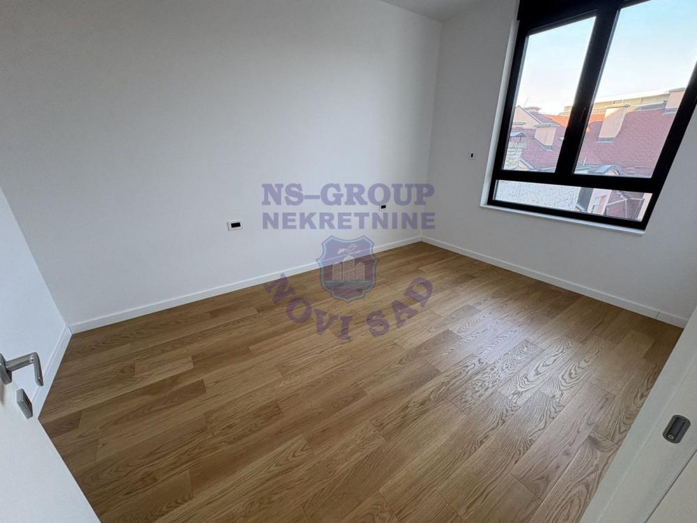 Slika 5 - Četvorosoban, 107m2, Spens Novi Sad Novi Sad, sa terasom, ima lift