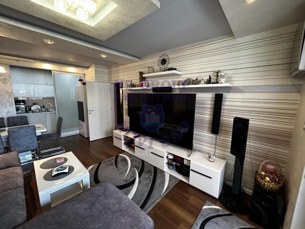 Slika 1 - Odlican dvosoban stan na Novoj Detelinari 51m2