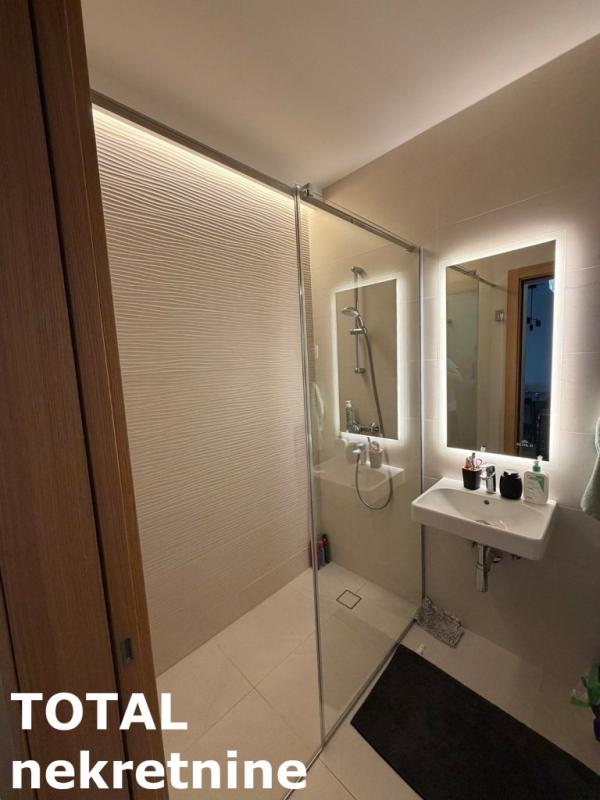 Slika 3 - Stan,NOVI SAD,BULEVAR EVROPE,kv: 43.00, € 189000, ID: 1102053