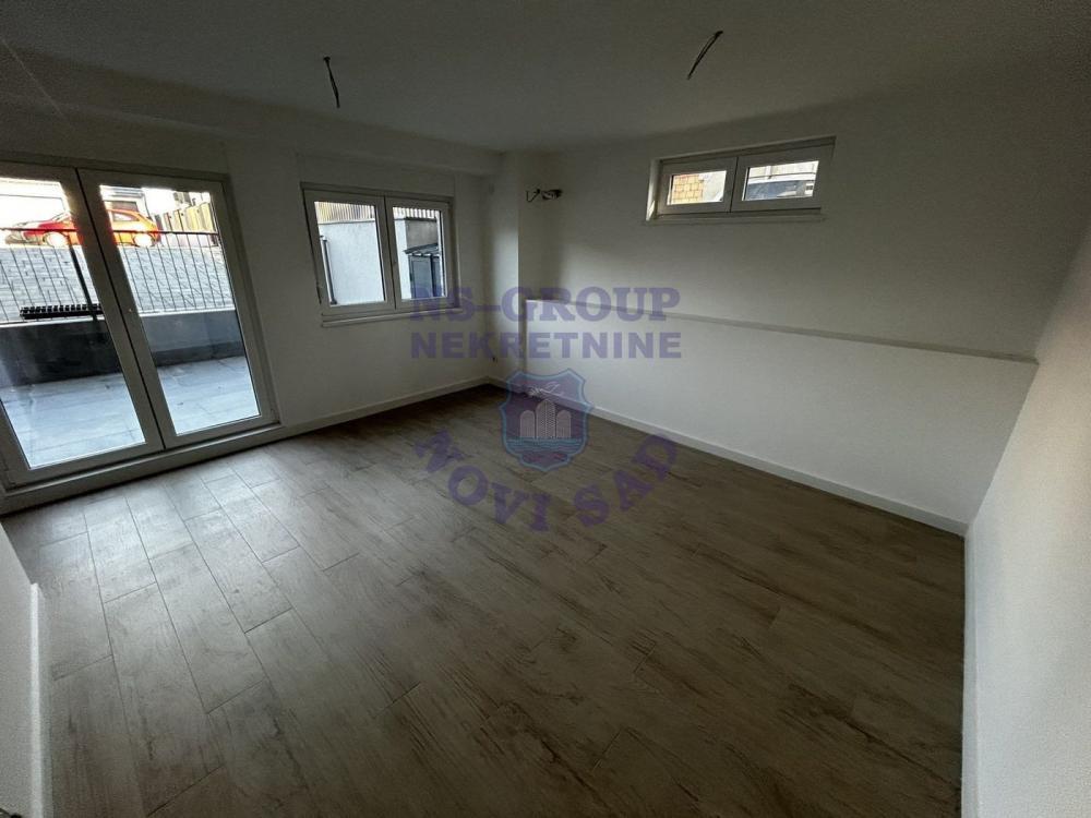 Glavna slika -Dvosoban stan na starom Majuru 47m2