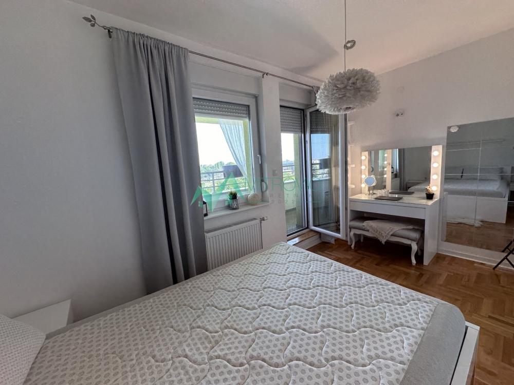 Slika 5 - Telep, 94m2. Troiposoban dupleks sa parking mestom. 