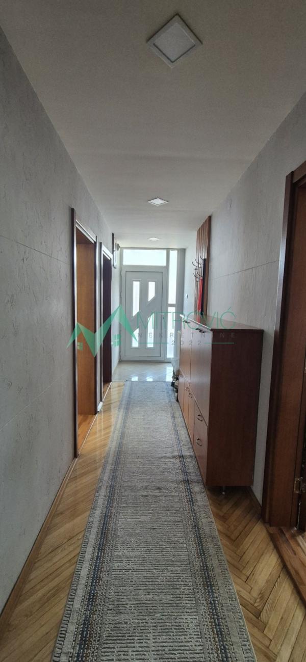 Slika 11 - Novi Sad, Veternik - Troiposoban stan od 88m2 sa garažom u sklopu kuće 