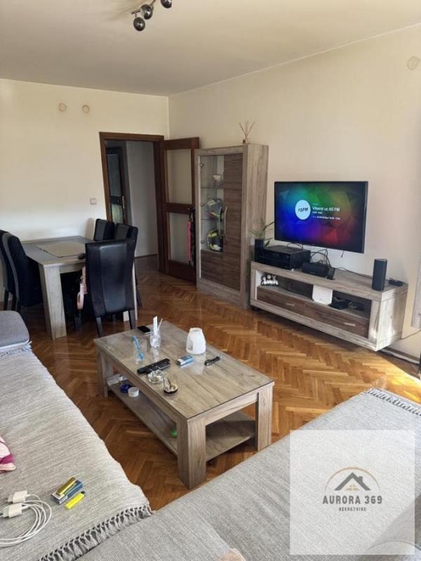 Slika 1 - NOVI SAD, NOVO NASELJE. TROSOBAN KOMFORAN STAN, 73m2