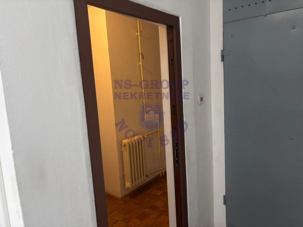 Slika 1 - Jednosoban, 34m2, Novo naselje Novi Sad, ima lift