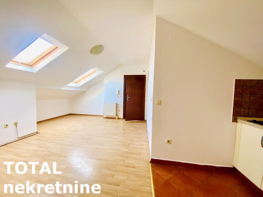 Glavna slika -Stan,NOVI SAD,CENTAR,kv: 33.00, € 85000, ID: 1101208