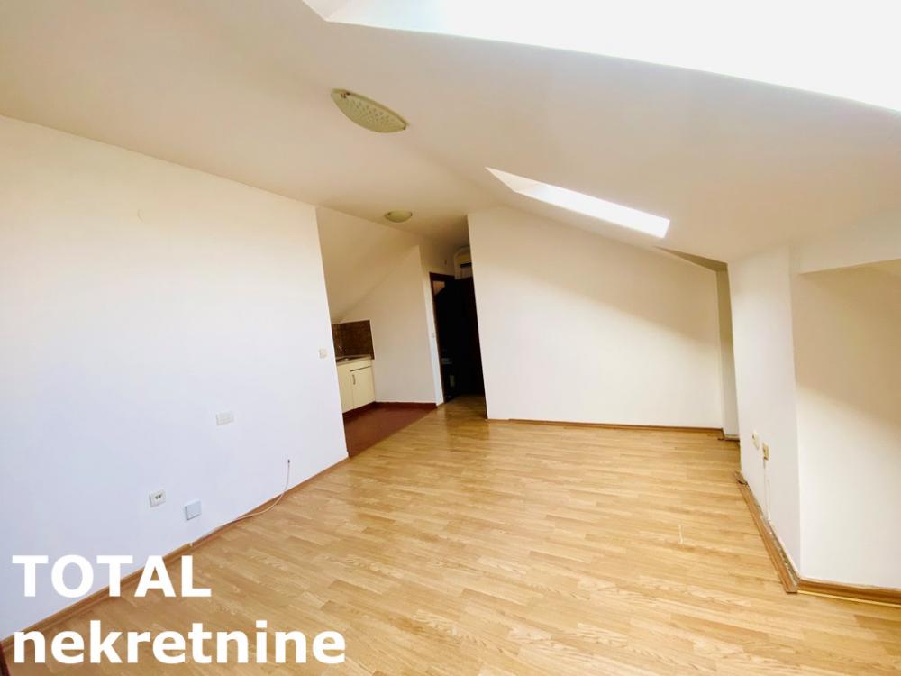 Slika 3 - Stan,NOVI SAD,CENTAR,kv: 33.00, € 85000, ID: 1101208