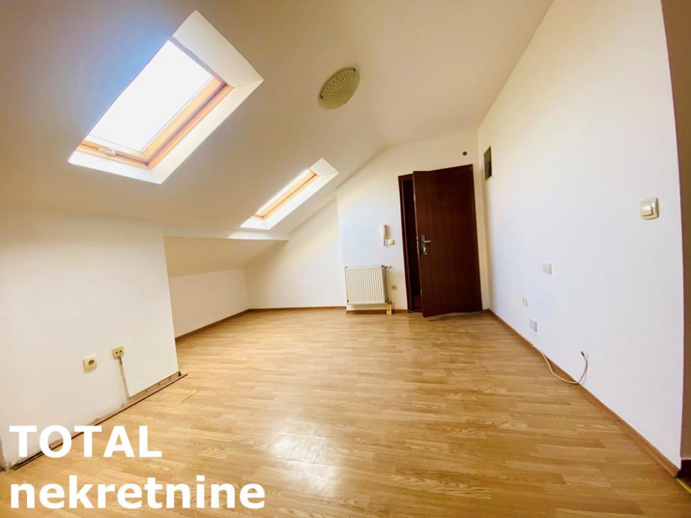 Slika 4 - Stan,NOVI SAD,CENTAR,kv: 33.00, € 85000, ID: 1101208