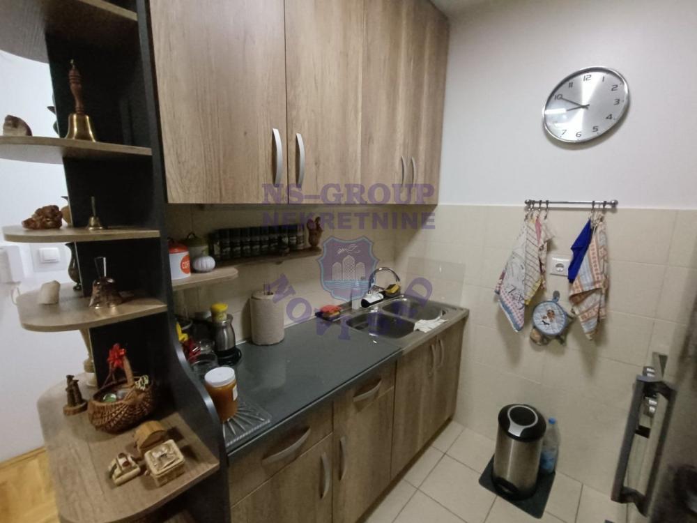 Slika 6 - kompletno namešten stan na samom početku Adica