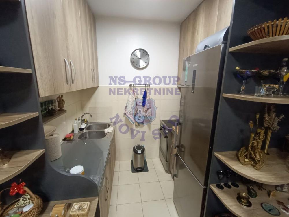 Slika 5 - kompletno namešten stan na samom početku Adica