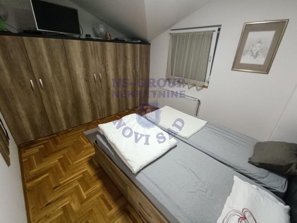 Slika 8 - kompletno namešten stan na samom početku Adica