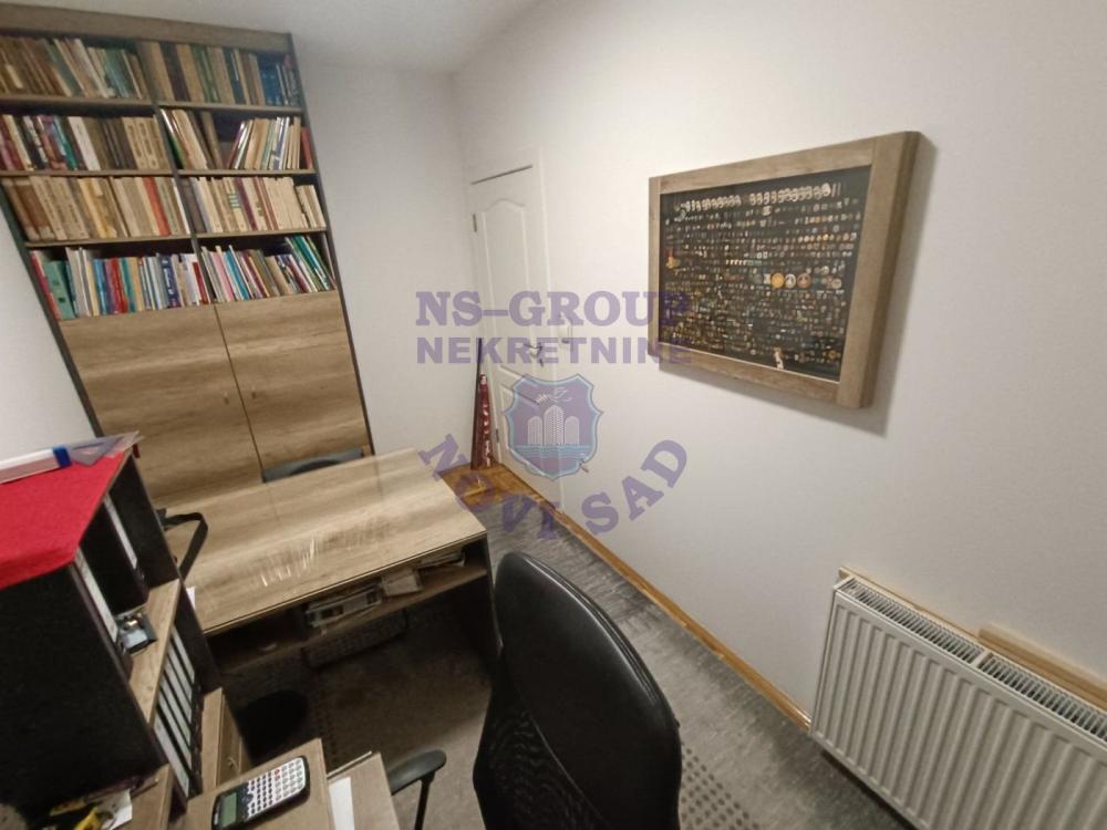 Slika 10 - kompletno namešten stan na samom početku Adica