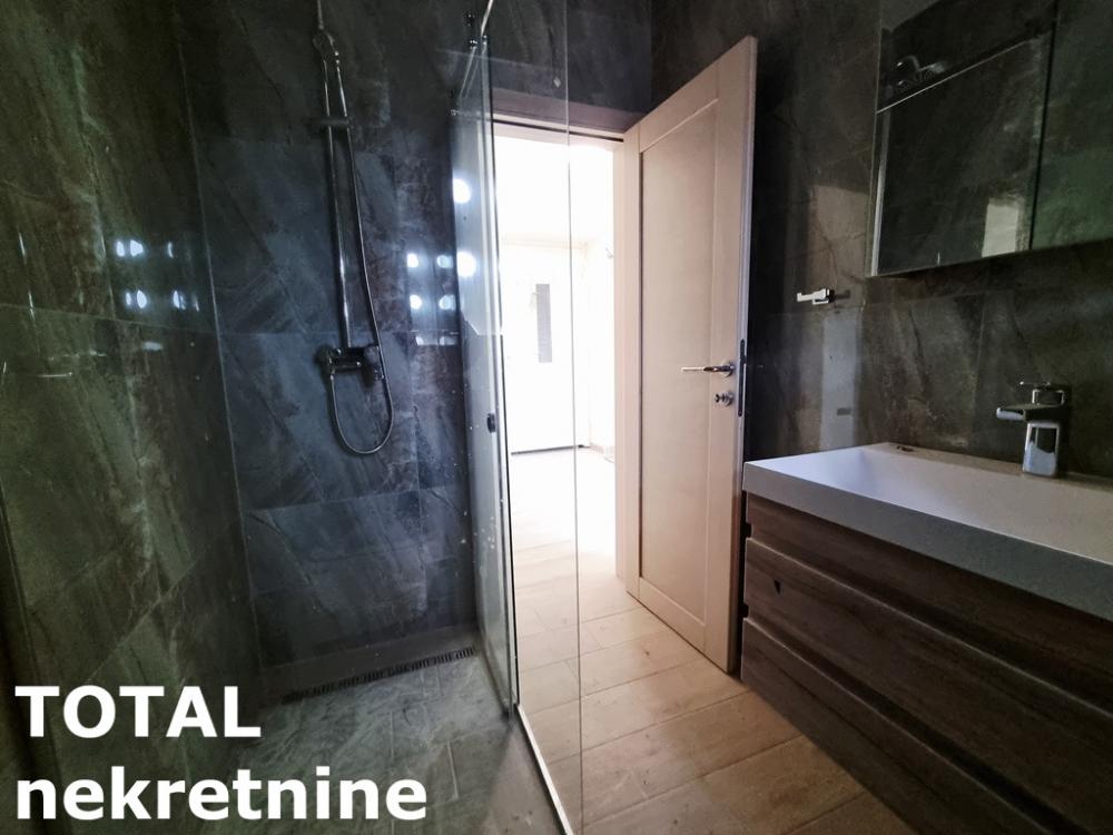 Slika 10 - Stan,NOVI SAD,CENTAR,kv: 26.00, € 98800, ID: 1102161
