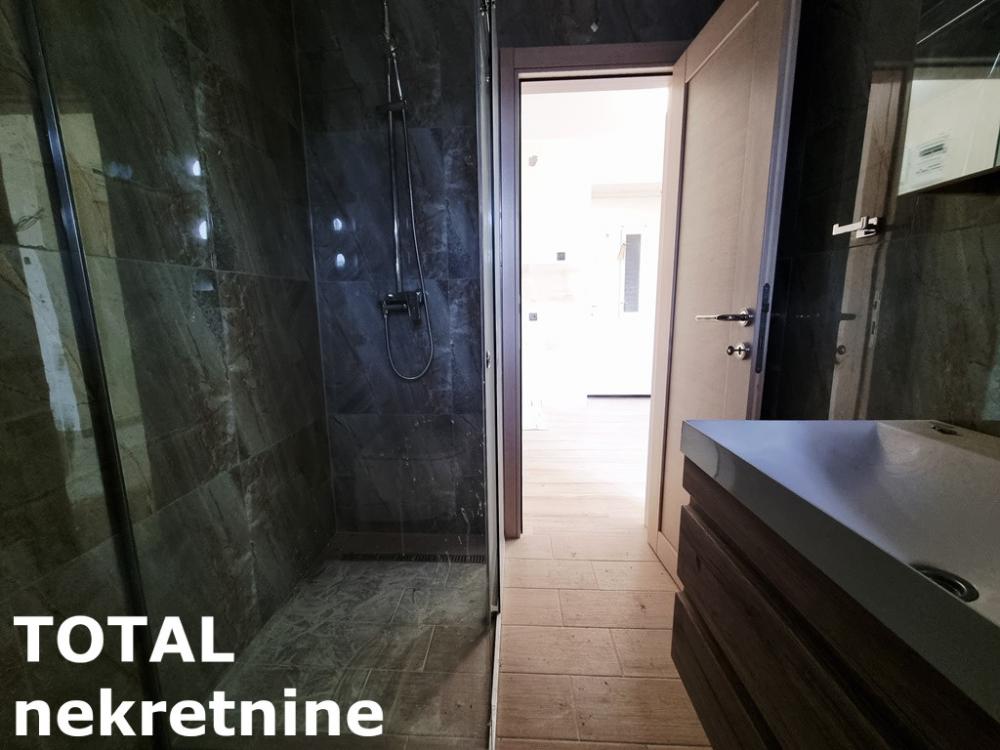 Slika 11 - Stan,NOVI SAD,CENTAR,kv: 26.00, € 98800, ID: 1102161