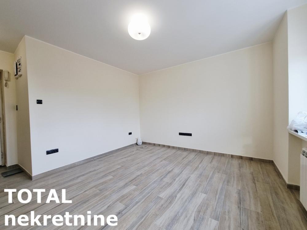 Slika 6 - Stan,NOVI SAD,CENTAR,kv: 26.00, € 98800, ID: 1102161