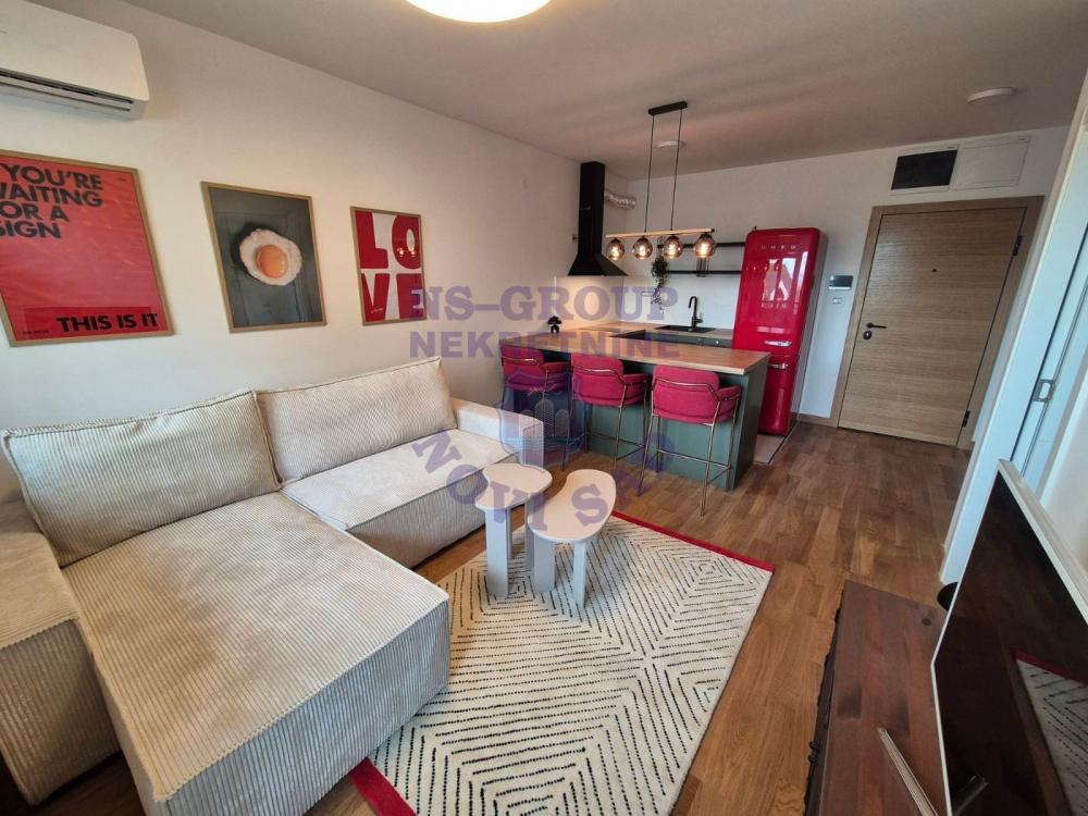 Glavna slika -Dvosoban, 38m2, Podbara Novi Sad, sa terasom, ima lift