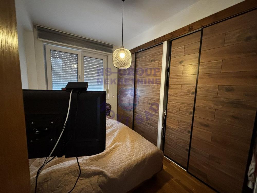 Slika 6 - Trosoban, 61m2, Podbara Novi Sad, sa terasom, ima lift