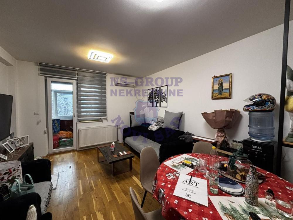 Glavna slika -Trosoban, 61m2, Podbara Novi Sad, sa terasom, ima lift