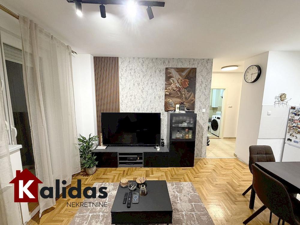 Slika 1 - Stan,PETROVARADIN,PETROVARADIN,kv: 38, € 123500, ID: 1008580
