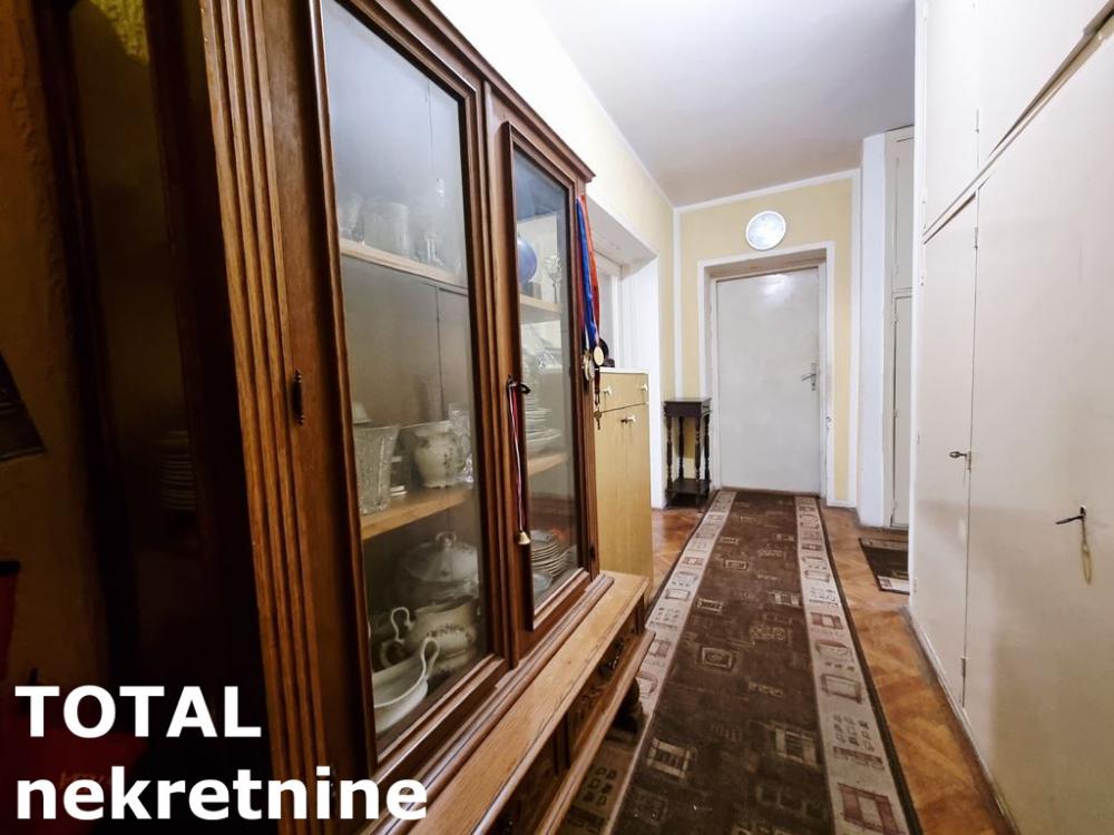 Slika 10 - Stan,NOVI SAD,CENTAR,kv: 64.00, € 185000, ID: 1102160