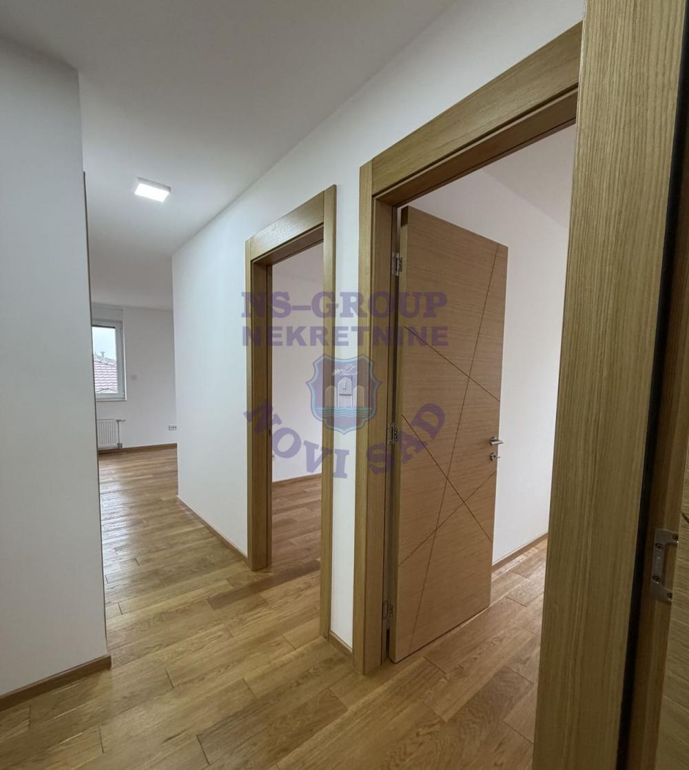 Slika 2 - Lux trosoban stan na Bulevaru! 