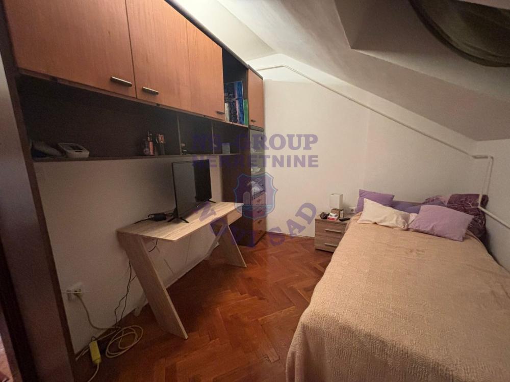 Slika 5 - Dvoiposoban, 55m2, Bulevar oslobođenja Novi Sad, sa terasom, ima lift