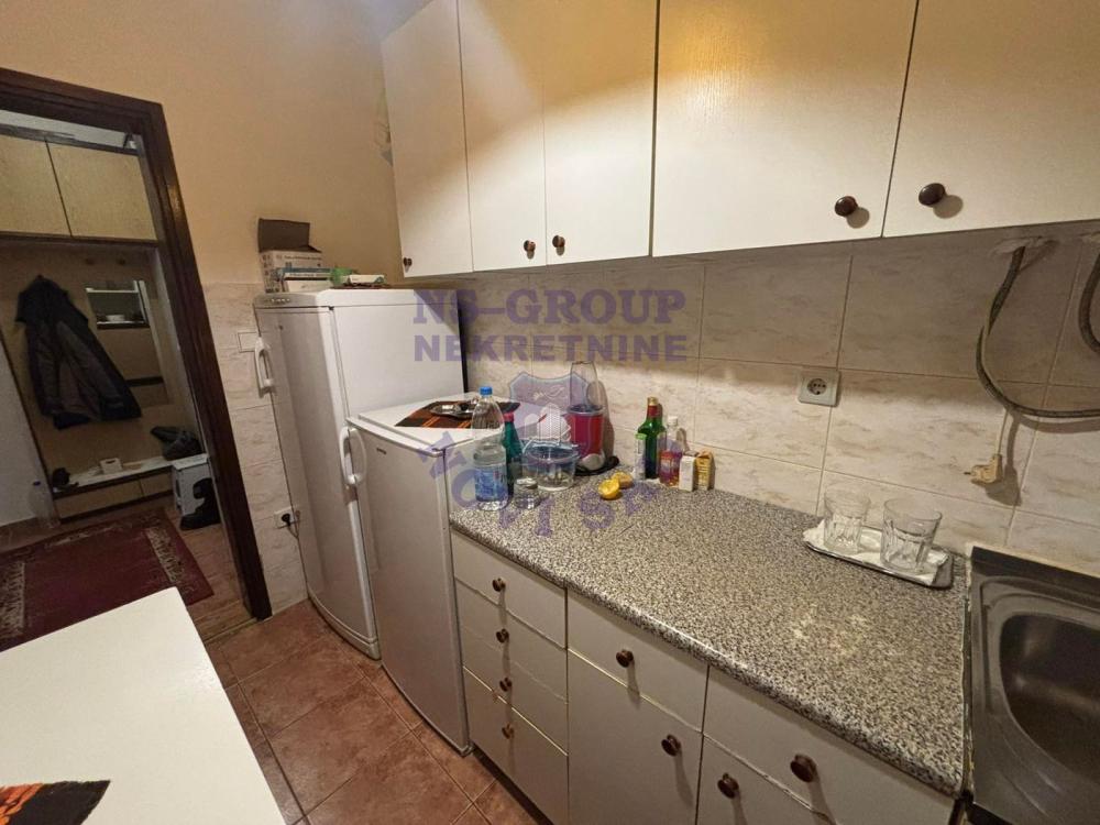 Slika 3 - Dvoiposoban, 55m2, Bulevar oslobođenja Novi Sad, sa terasom, ima lift