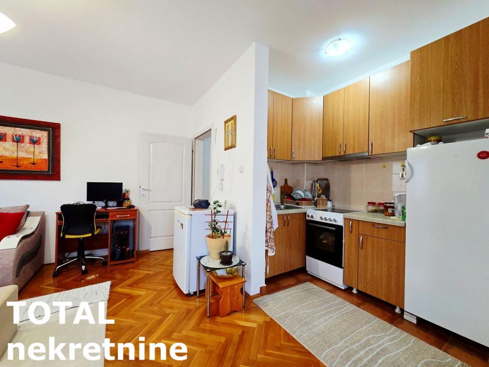 Slika 4 - Stan,NOVI SAD,DETELINARA,kv: 45.00, € 126000, ID: 1102292