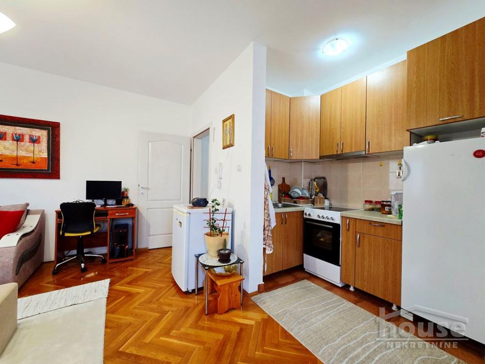 Slika 4 - Stan,NOVI SAD,DETELINARA,kv: 45.00, € 126000, ID: 1065444