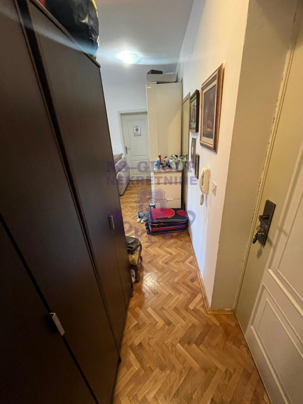 Slika 4 - Odličan jednoiposoban stan na Novoj Detelinari! 