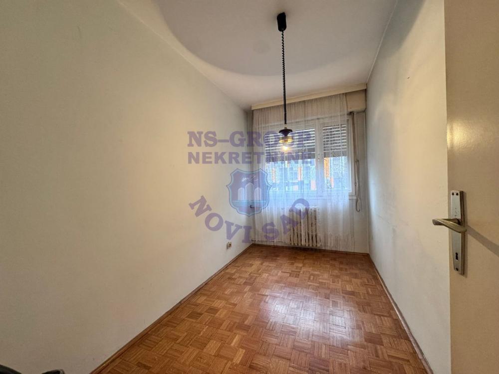 Slika 2 - Trosoban, 72m2, Liman 3 Novi Sad, sa terasom, ima lift