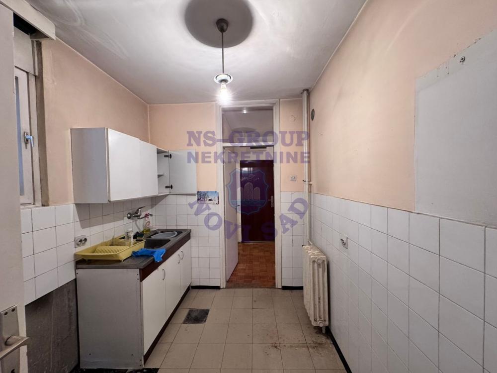 Slika 11 - Trosoban, 72m2, Liman 3 Novi Sad, sa terasom, ima lift