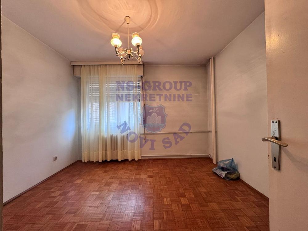 Slika 5 - Trosoban, 72m2, Liman 3 Novi Sad, sa terasom, ima lift