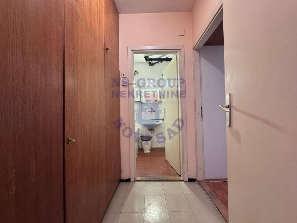 Glavna slika -Trosoban, 72m2, Liman 3 Novi Sad, sa terasom, ima lift