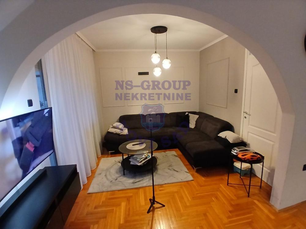 Glavna slika -Funkcionalan i svetao dupleks