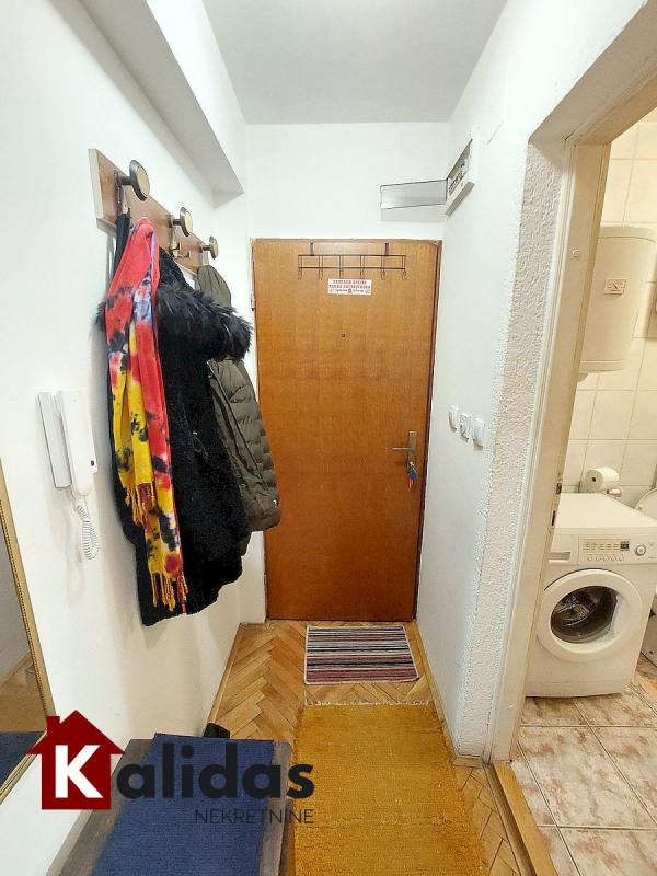 Slika 9 - Stan,NOVI SAD,CENTAR,kv: 30, € 87550, ID: 1008593