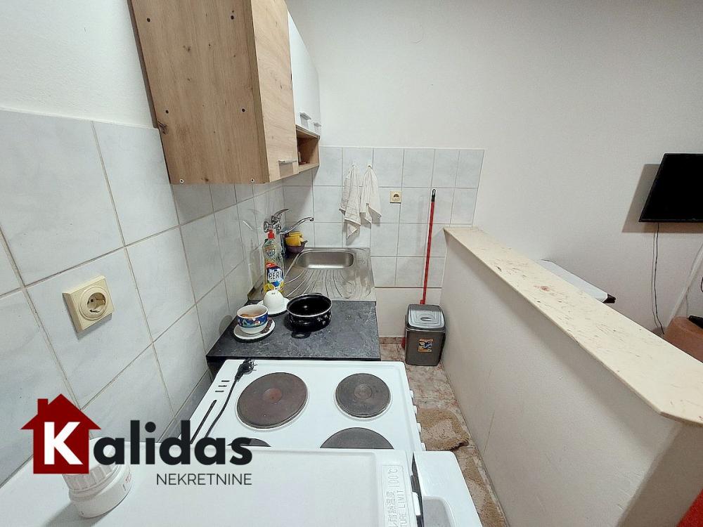 Slika 7 - Stan,NOVI SAD,CENTAR,kv: 30, € 87550, ID: 1008593
