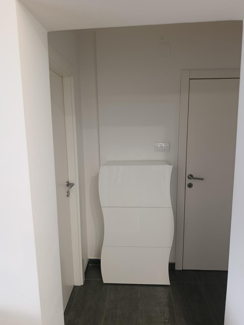 Slika 1 - Продаје се комплетно реновиран и намештен стан на старој детелинари