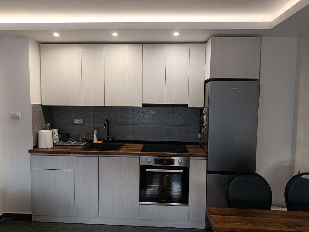 Slika 4 - Продаје се комплетно реновиран и намештен стан на старој детелинари