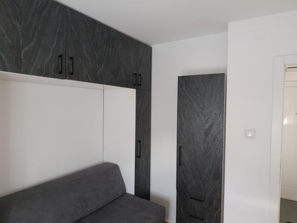 Slika 9 - Продаје се комплетно реновиран и намештен стан на старој детелинари