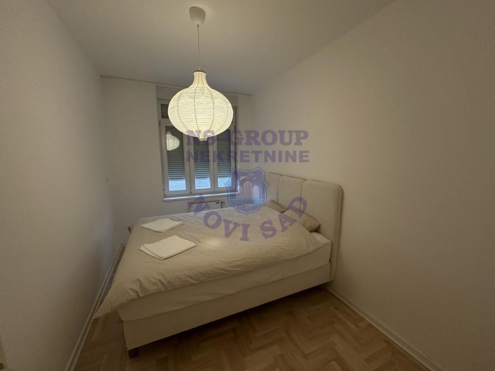 Slika 5 - Trosoban, 68m2, Novi Sad centar Novi Sad