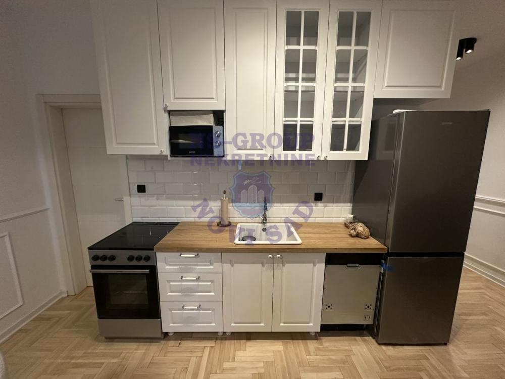 Slika 4 - Trosoban, 68m2, Novi Sad centar Novi Sad