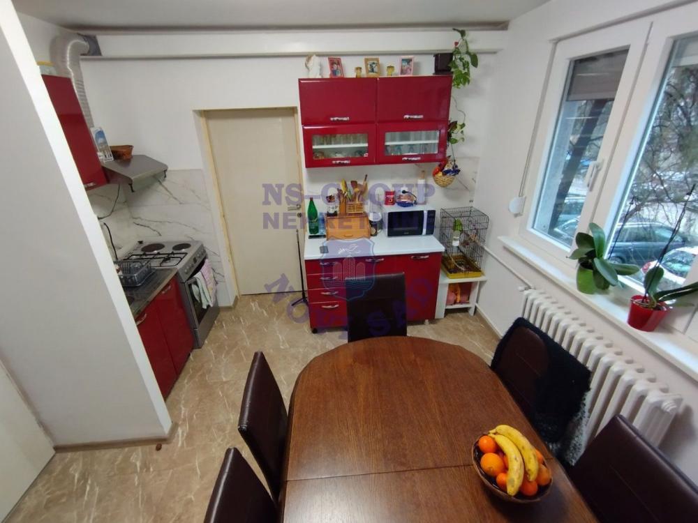 Slika 4 - Jednoiposoban, 32m2, Detelinara Novi Sad